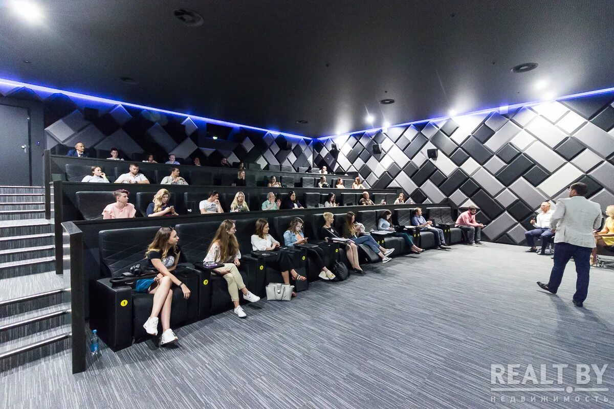 Освещение в кинотеатре. Silver screen dana mall vip зал. Фото вип мест ялта аймакс. Silver screen dana mall vip зал. Silver screen dana mall vip зал.