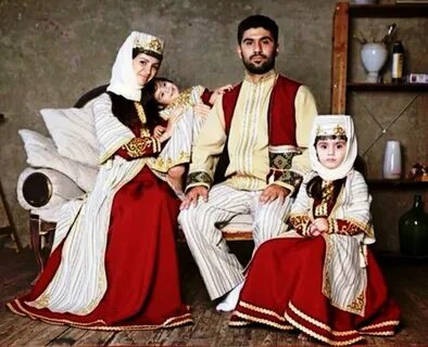 Семья на армянском