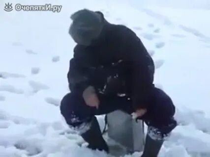 Уснули рыбаки у сонных огоньков ветрило