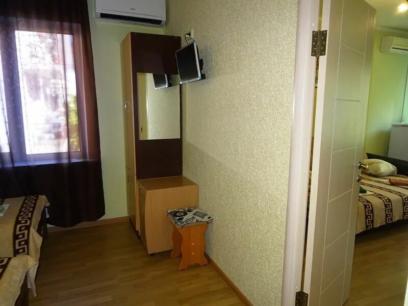 Гостевой дом красный коралл лазаревское. Красный коралл лазаревское. Лазаревское гостевой дом красный коралл ул бирюзовая 8. Гостиница коралл красный лазаревское. Гостевой дом коралл лазаревское.