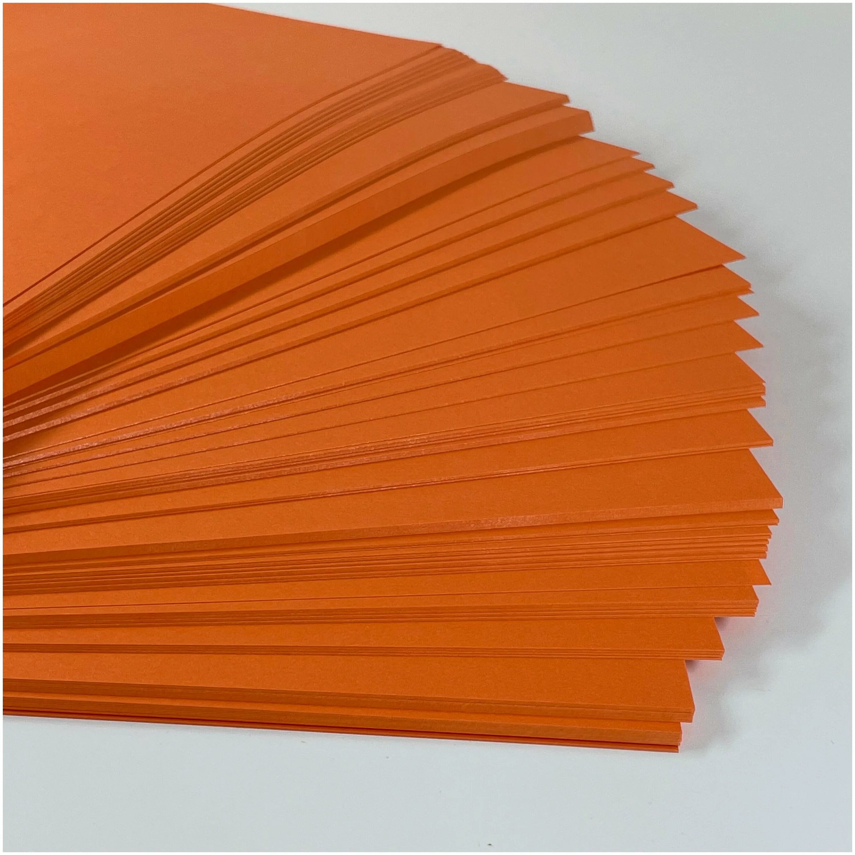 лист бумаги оранжевого цвета. оранжевая бумага. цветная бумага оранжевого цвета. цветная бумага оранжевая. оранжевая бумага.