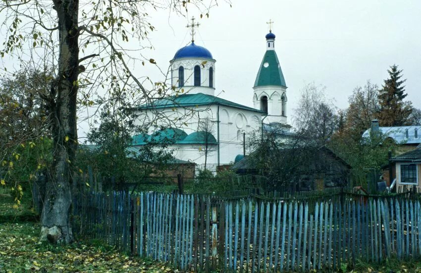 Возмищенский храм Волоколамск. Волоколамск храм Рождества Богородицы. Церковь Рождества Пресвятой Богородицы, Волоколамск. Церковь на Возмище Волоколамск.