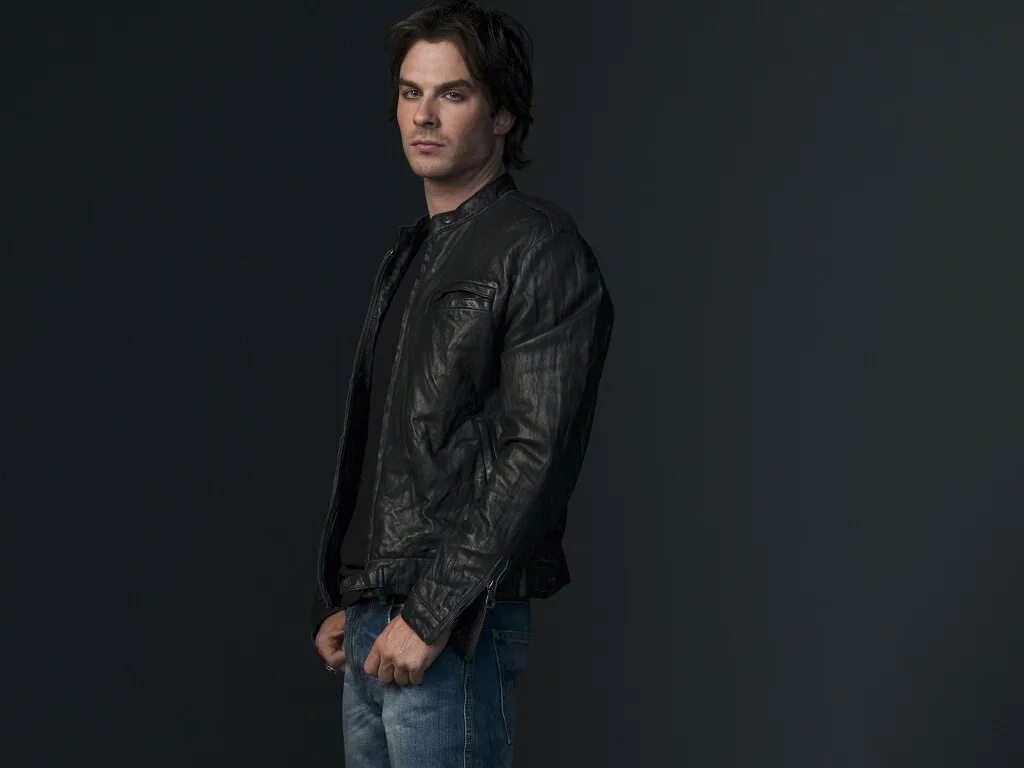 иэн сомерхолдер дневники вампира. йен сомерхолдер кудрявый. деймон сальваторе вампир. йен сомерхолдер брюнет. деймон сальваторе.