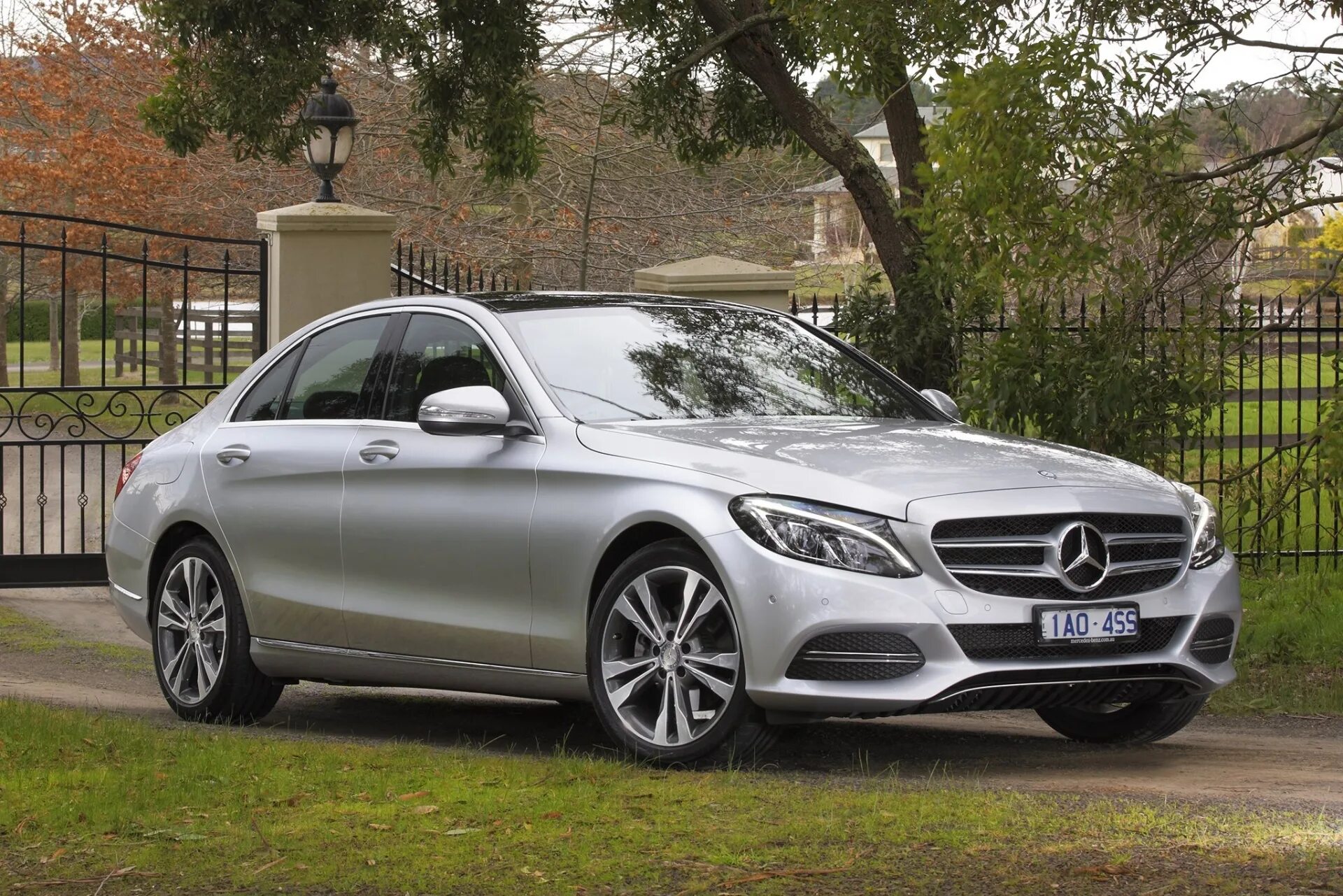 Мерседес gla 2009. Серый цла 200. Мерседес cla 200. Мерседес бенц c200. С касс 2013 мерс.