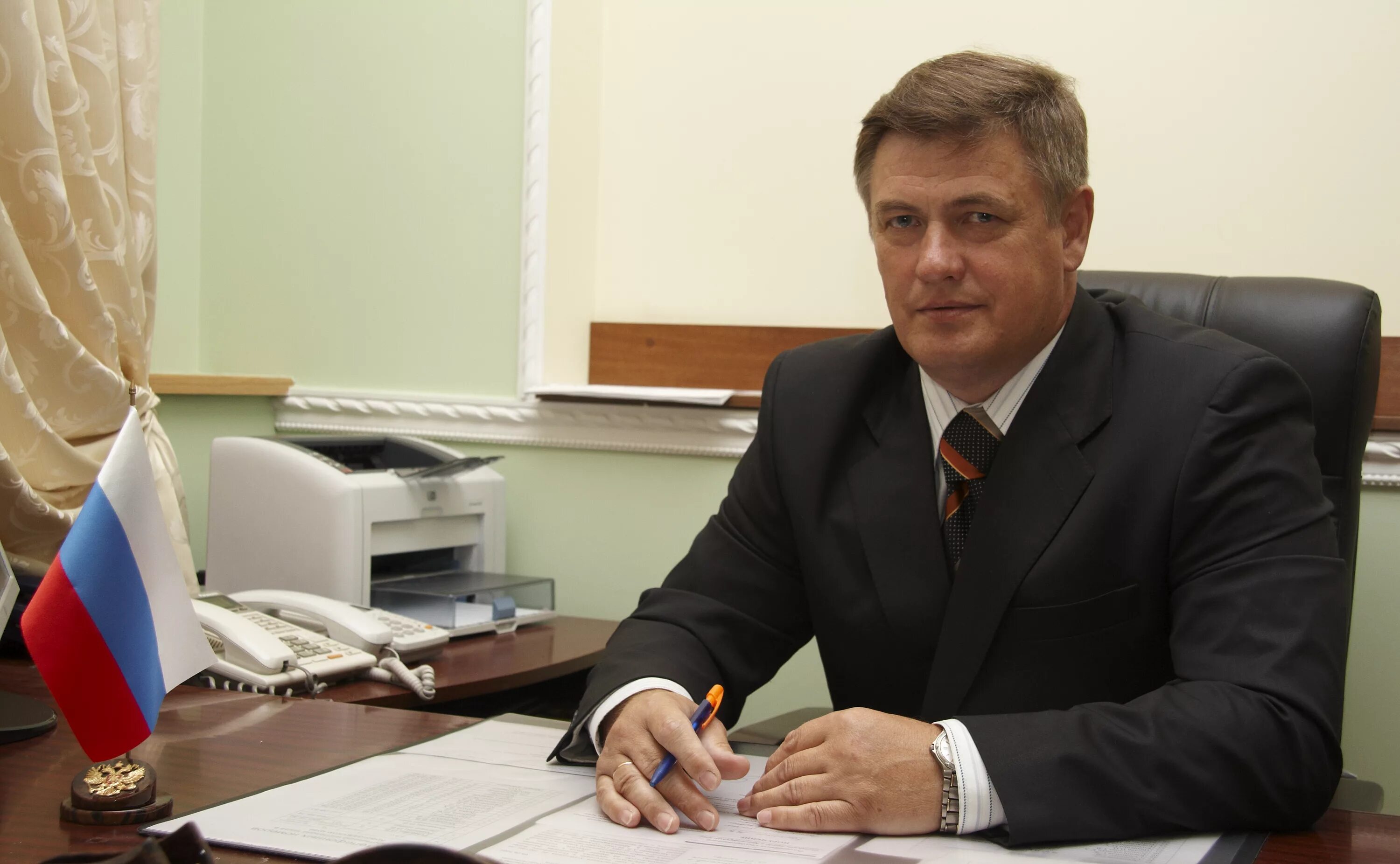 Государственный инспектор труда. Главный государственный инспектор труда. Инспекция по труду южно сахалинск. Трудовая инспекция смоленск. Начальник инспекция труда.