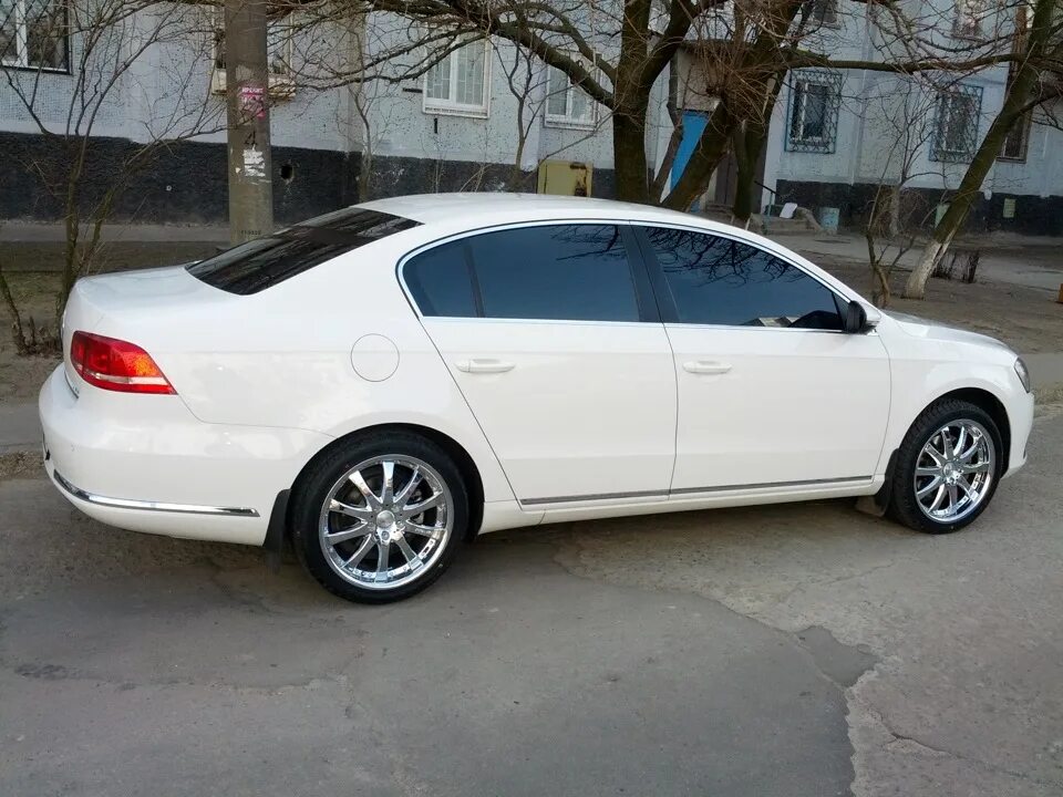 Диски пассат б7. Volkswagen passat b7 на дисках. пассат б7 диски r19.