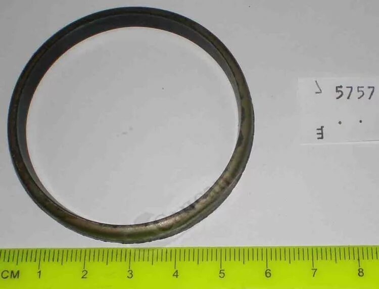 манжета кулака. 6520-3001050 манжета кулака поворотного камаз. манжета камаз-евро подшипника шкворня 53205-3001050. 6520-3501117. манжета 53205-3001050.