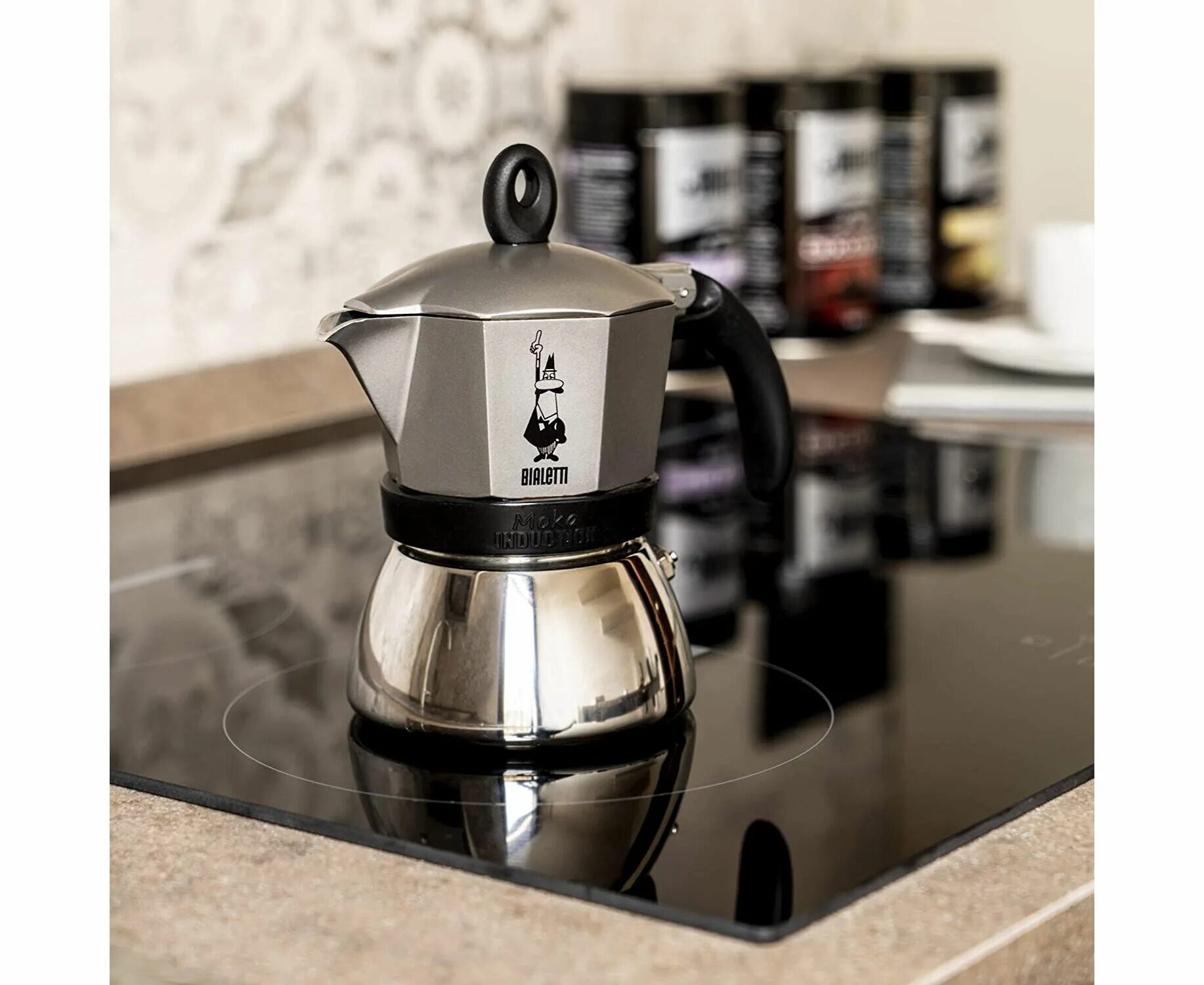 Гейзерная кофеварка bialetti moka. Bialetti Moka Induction. Гейзерная кофеварка Мока. Гейзерная кофеварка Bialetti Induction. Гейзерная кофеварка Bialetti для индукционных плит.