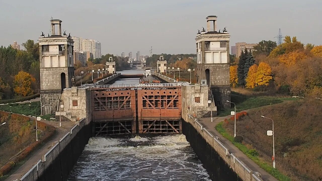 Начало канала им москвы. Дубна канал шлюз 2 им Москвы. Шлюзы 7 и 8 канала имени Москвы. Шлюз 7 на канале имени Москвы Москва. Шлюз Тушино.