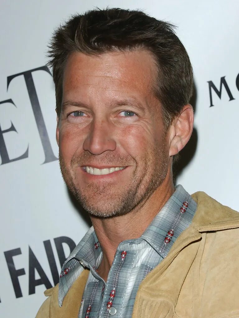 Mike delfino. Майк Дельфино актер.