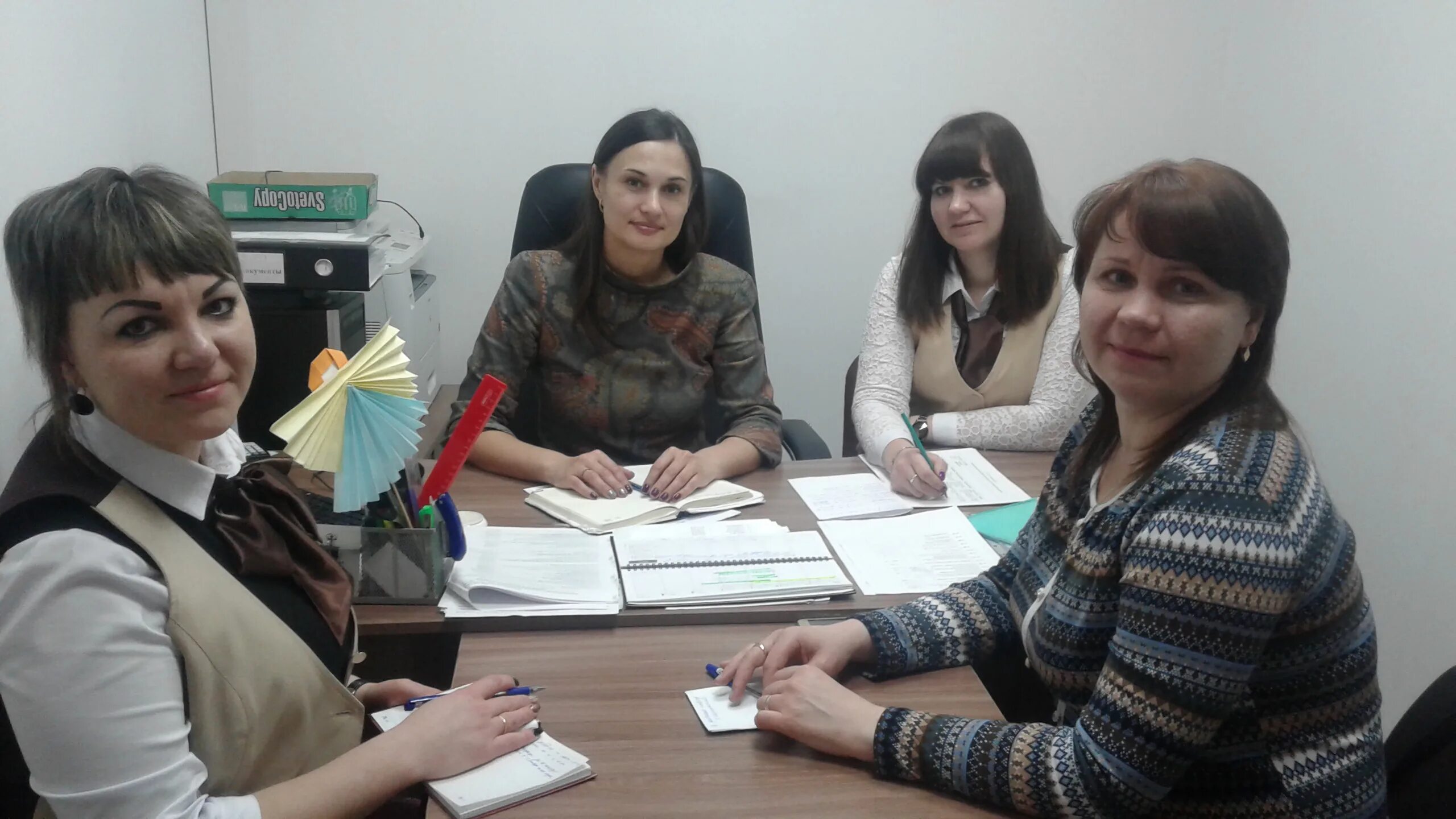 Мфц южноуральск телефон. Руководитель мфц. Мфц южноуральск режим работы. Многофункциональный центр южноуральск. Мфц ленинского округа.