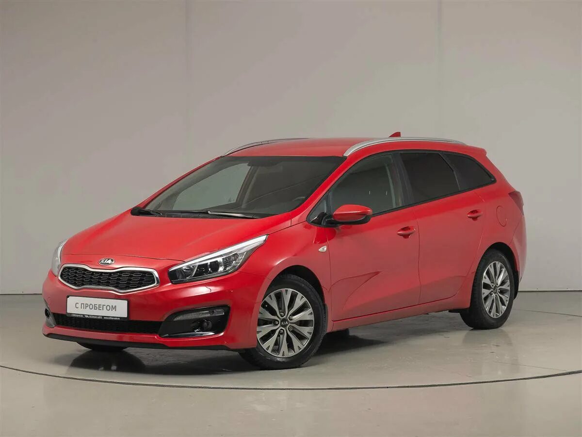 Авито киа сид с пробегом. Kia Ceed 2018 универсал Рестайлинг. Киа СИД универсал красный 2014. Киа СИД 2 Рестайлинг универсал. Киа СИД универсал красный.