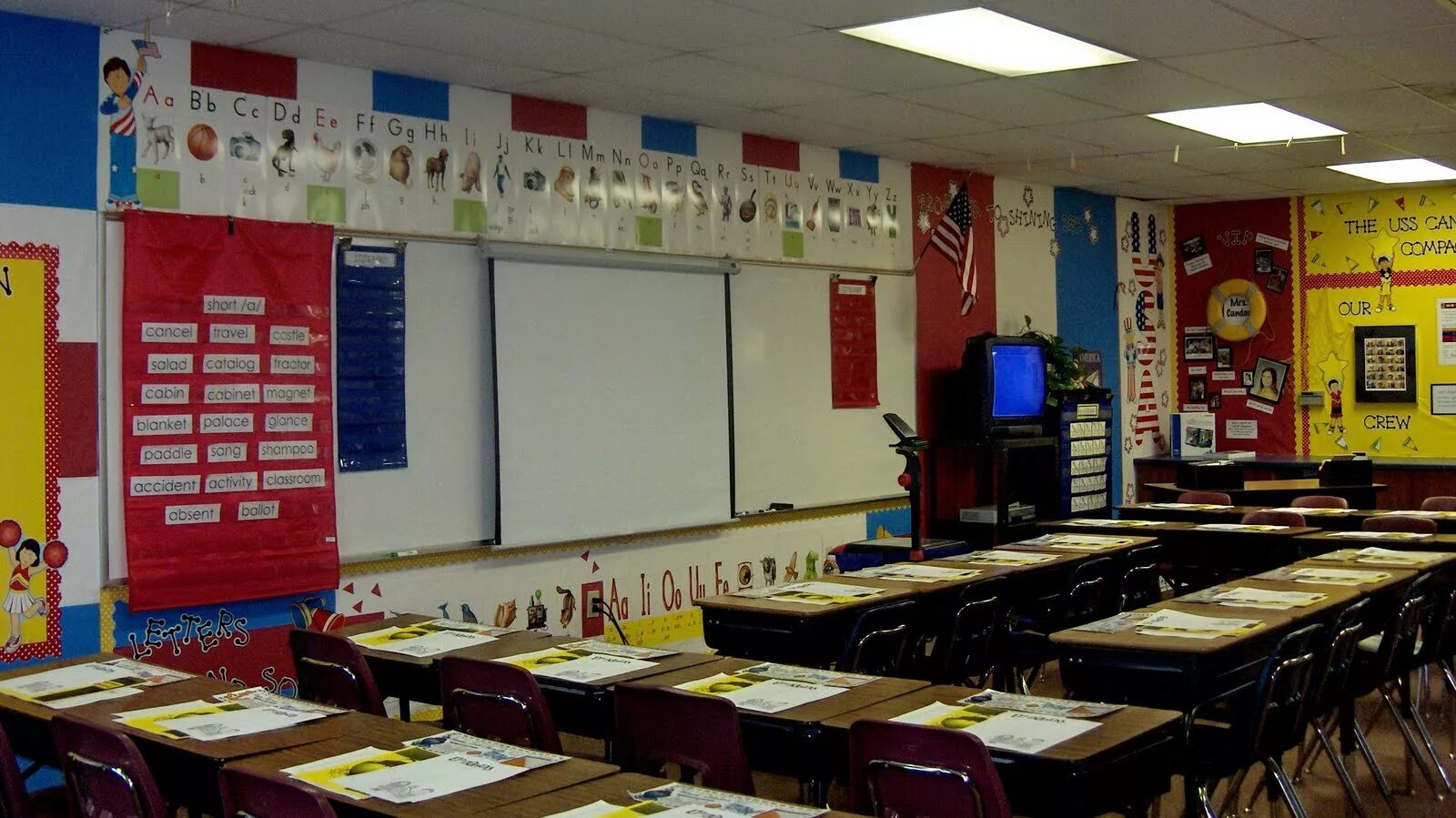 Classroom set. 1st grade classroom decoration. english class decoration. 5th grade classroom decorations. classroom decorations for english class.