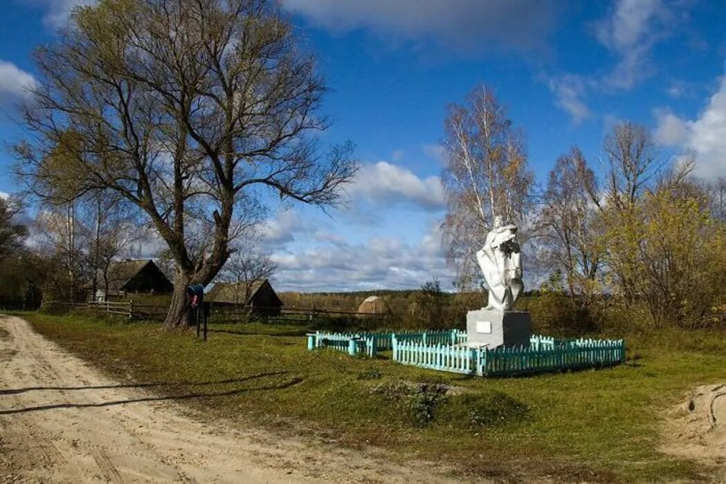 Деревни Брянской области. Деревня Чухраи Суземского района. Брянск деревня. Чухраи Брянская. Погода хоромное