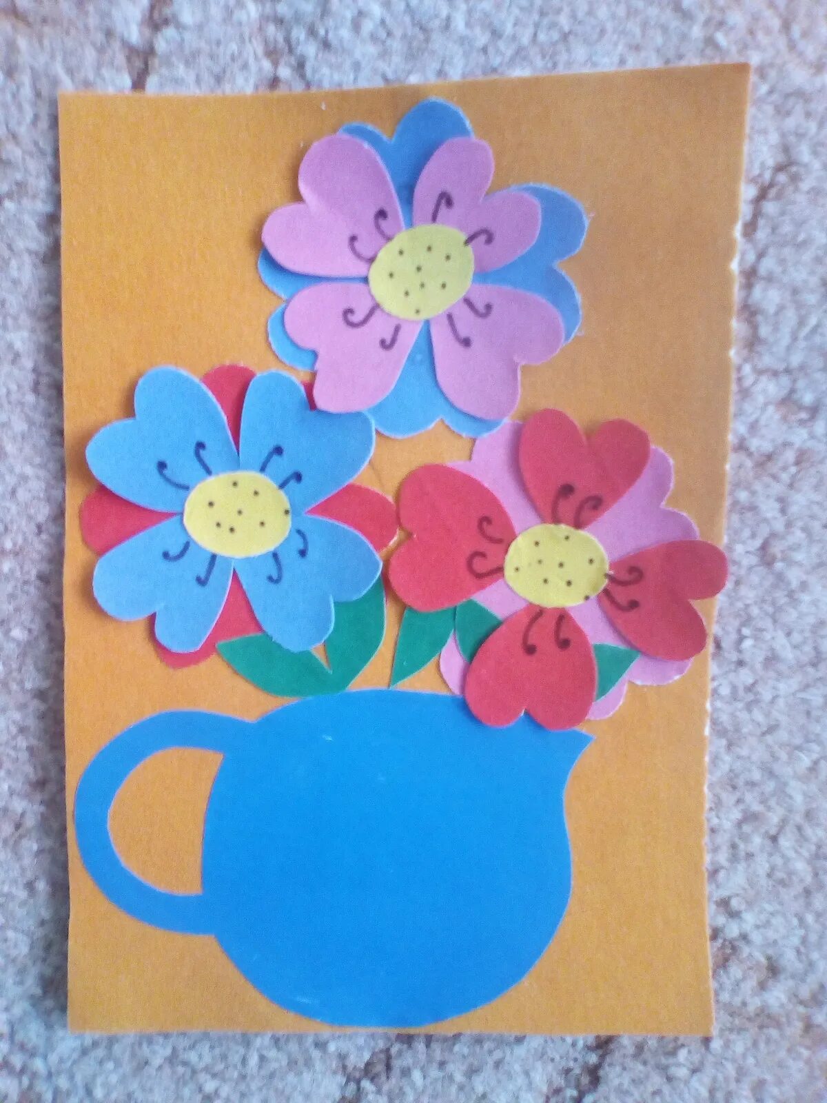 открытка аппликация на 8. аппликация открытка для мамы. букет для мамы из цветной бумаги. аппликация. поделка цветы для мамы.