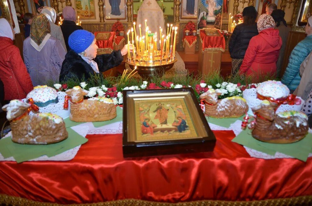 На пасху в церковь когда нужно идти. Пасха храм. празднование пасхи. украшение церкви на пасху. украшение храма на пасху.