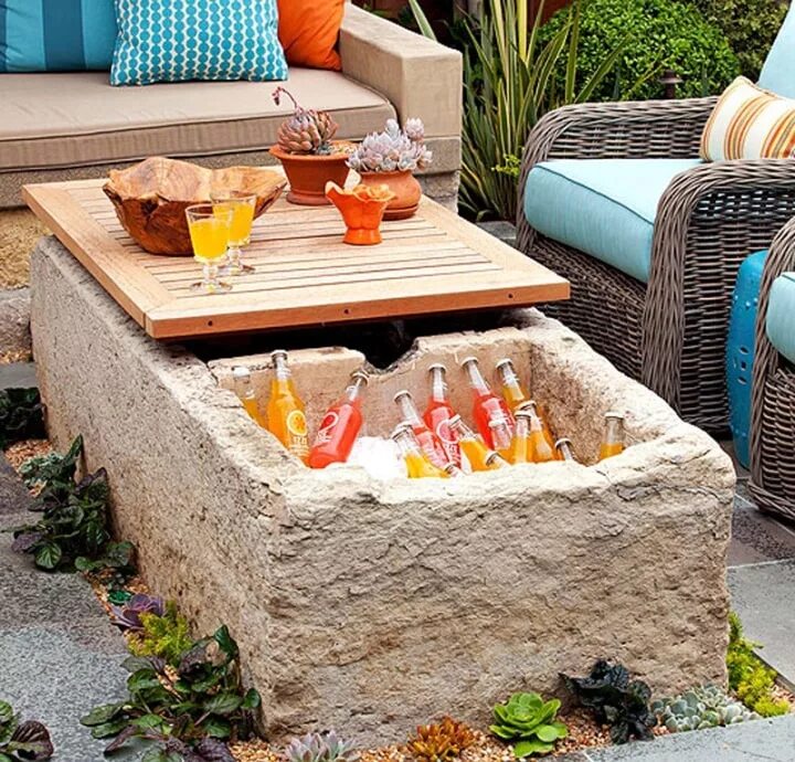 Интересные идеи для дачи. Зона отдыхов из палетоа. Кровать на открытом воздухе. Идеи интересного отдыха. Идеи для дачи.