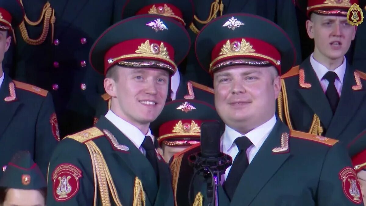 Экипаж одна семья ансамбль песни. Ансамбль вмф. Александровская песня. В плешак экипаж одна семья. Экипаж семья слова.