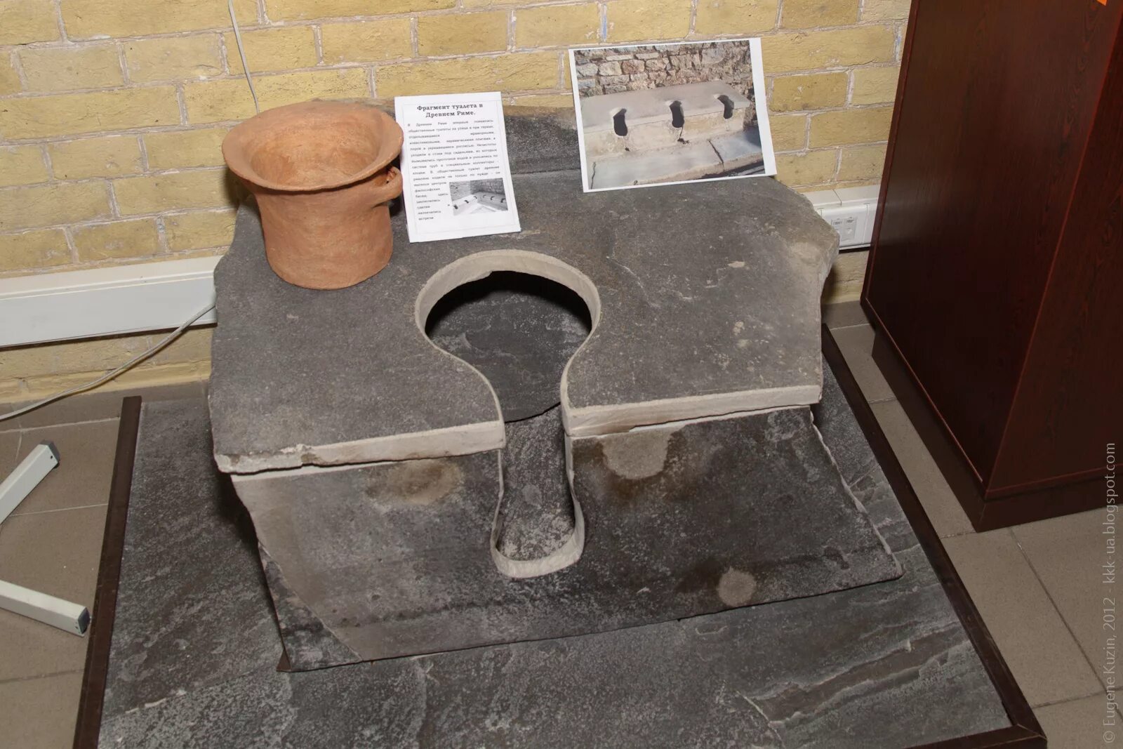 Унитаз томас твайфорд. Первый унитаз. Джон харрингтон унитаз. Первый унитаз 1596. Томас краппер.