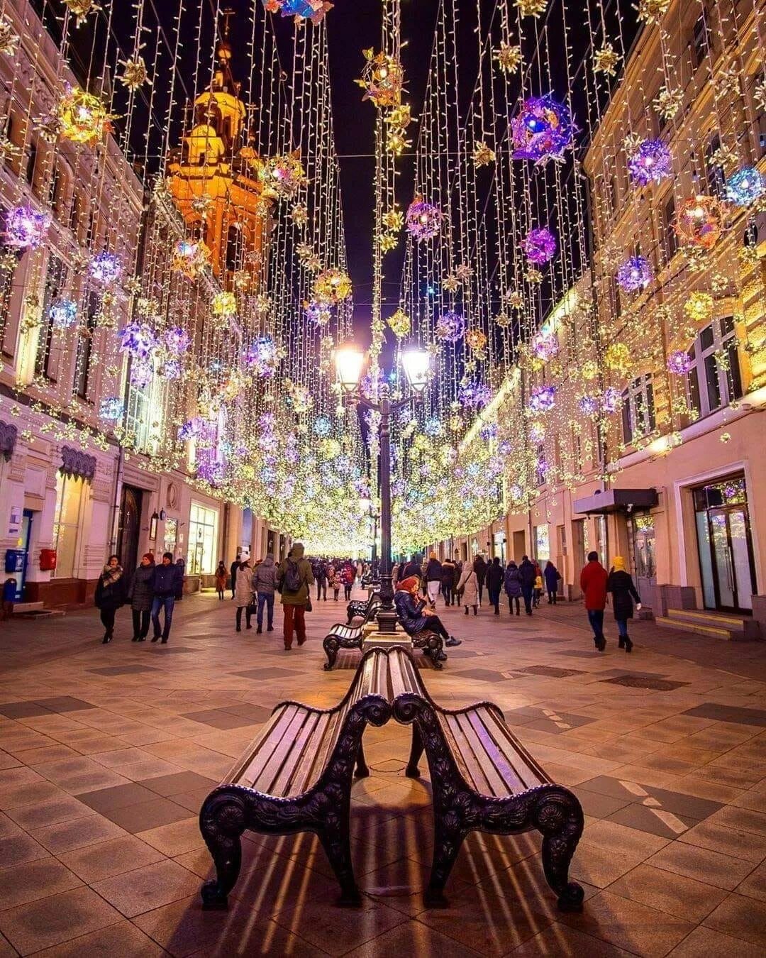 Площадь гирлянды. Гирлянда в парке. Иллюминация на ленина уфа. Площадь гирлянды. Площадь гирлянды.