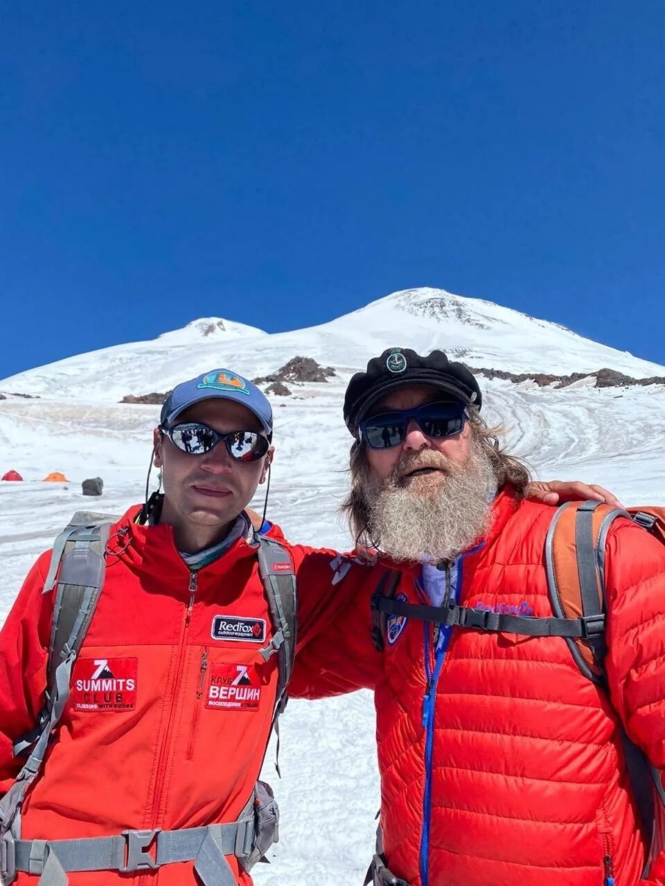 Килиманджаро танзания восхождение. 7 вершин 2019. Колера аконкагуа. Сертификат за восхождение на килиманджаро. Охос-дель-саладо вершина.