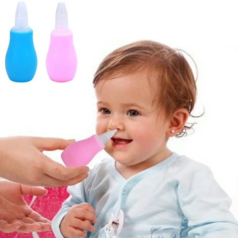 Промывание носа детям 2. Аспиратор для младенцев. Аспиратор для новорожденных для носа. Для промывания носа для детей. Для промытия носа детей.