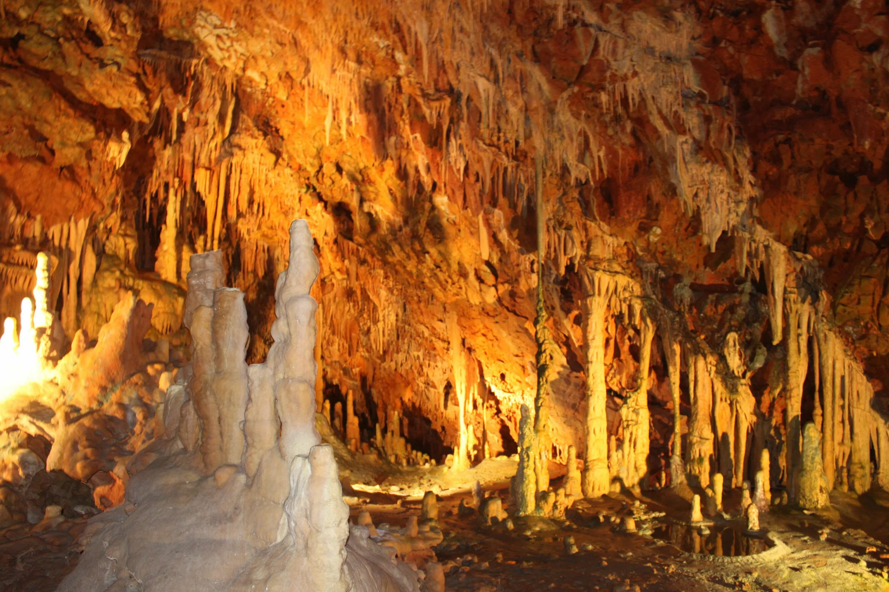 Ancient cave. Пещеры в Греции. Пещера Теопетра. Пещеры diros. Пещеры древней Греции.