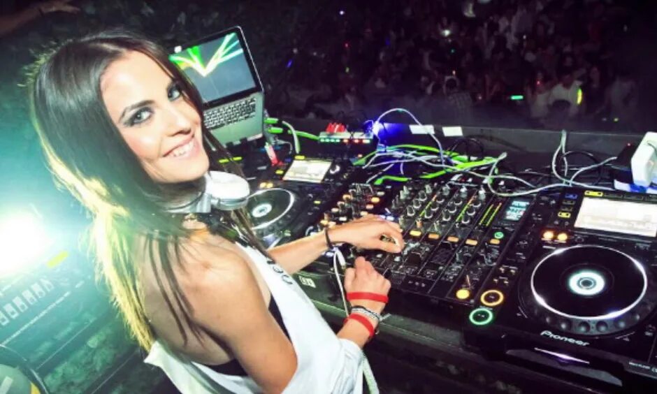 Xenia diamond - live @ ocean vibes, koh phangan / melodic techno & progressive house dj mix. Xenia diamond. Xenia diamond dj. Dj ksenia polyakova. Dj xenia diamond beautiful.