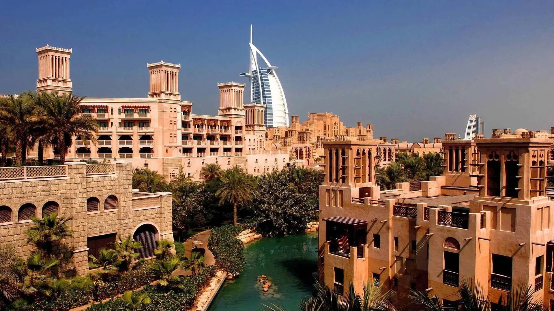 Джумейра аль каср. Madinat jumeirah отели. Отель в дубае мадинат аль каср. Madinat jumeirah 5 дубай. Дубайская венеция мадинат джумейра.