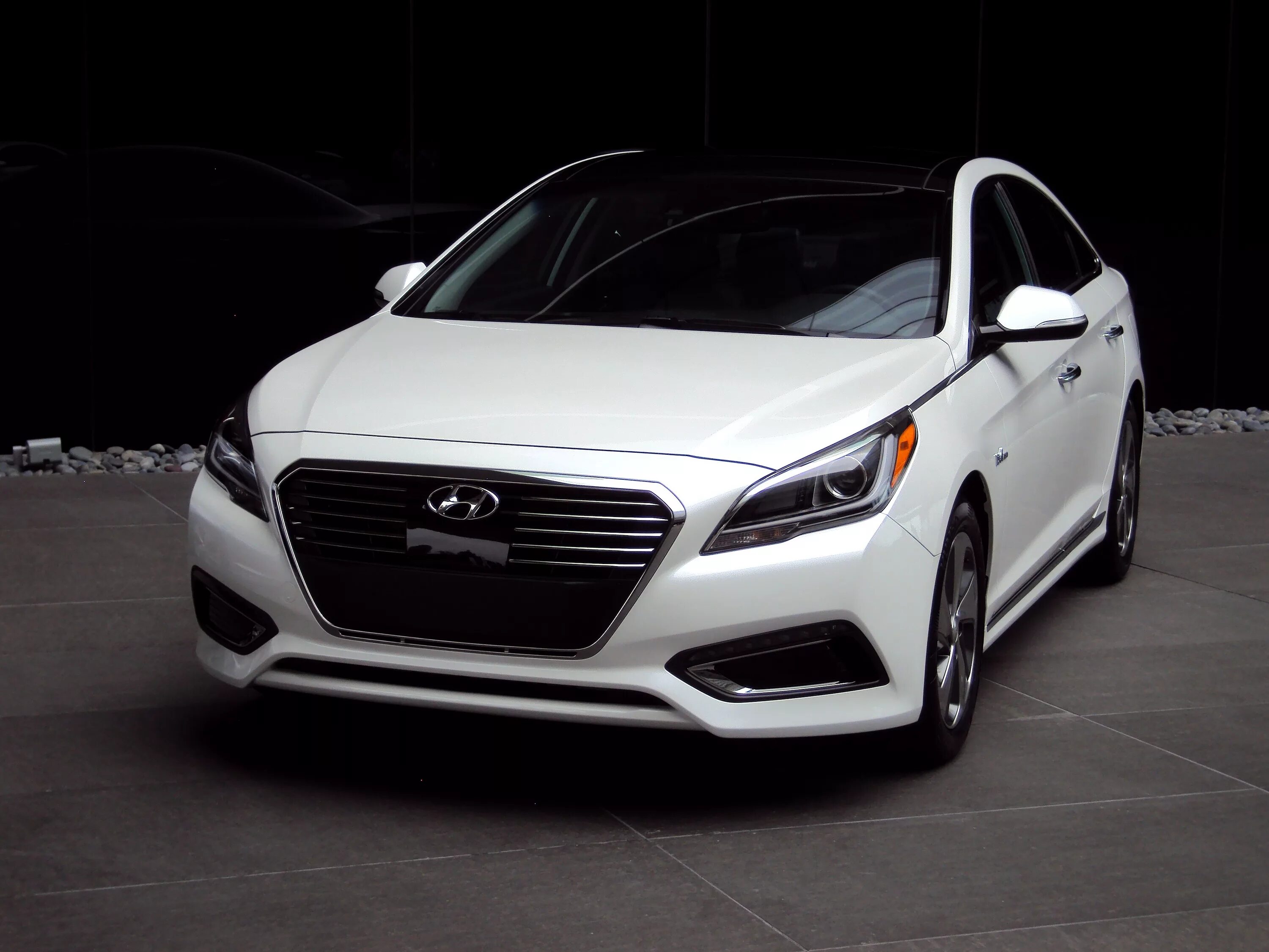 Hyundai sonata 2016. хендай соната гибрид 2015. Hyundai sonata 2015 черный. хендай соната 2016. хендай соната 2016 года.