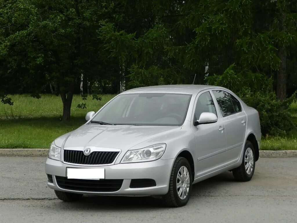 Купить октавию в саратове. Skoda Octavia a5 Restyling. Lux TAVR 175 Skoda Octavia a5. Шкода а5 Рестайлинг белая.