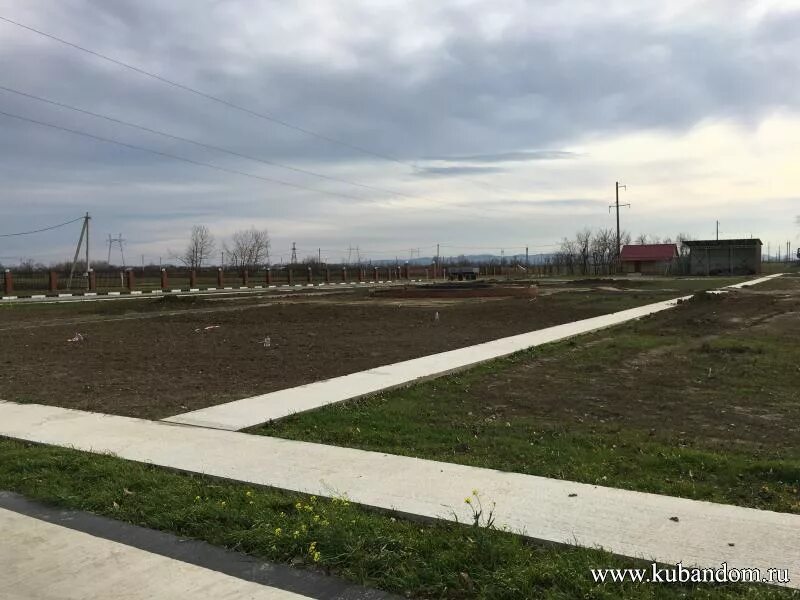 Краснодарский край станица старокорсунская улица северная дома. Немецкая деревня деревня краснодар коттеджный поселок. Озеленение въездной группы. Земельный участок краснодар. Участок в городе краснодаре.