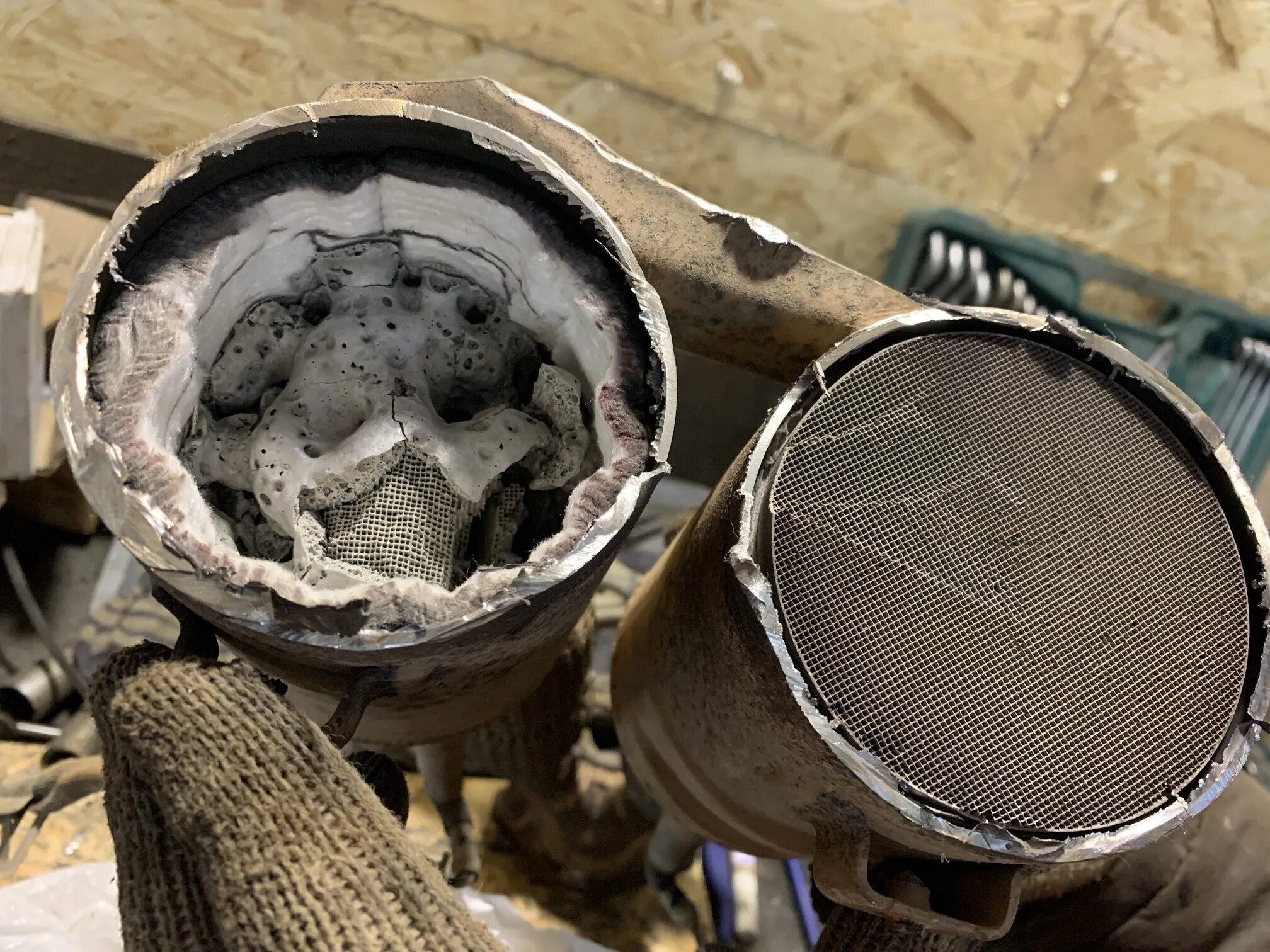 8 дизель катализатор. 2 катализатора на форд фокус 2 рестайлинг. Пламегаситель форд фокус 2 1. Катализатор фокус 3. 6 115.