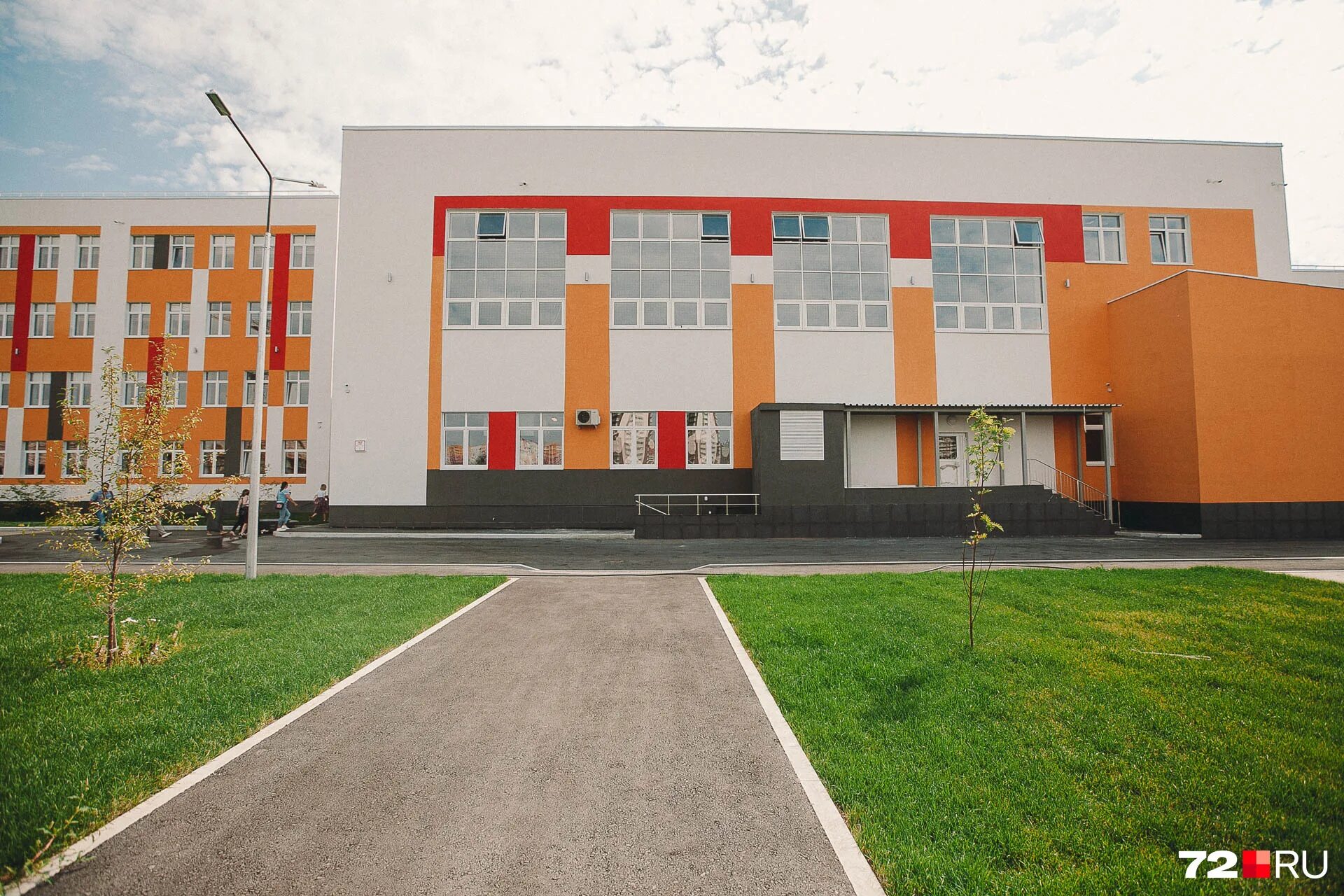 школа 65 тюмень. гимназия 49 тюмень 1 корпус. школа 92, корпус 3 города тюмени. новая школа в звездном тюмень. детские образовательные учреждения тюмень.