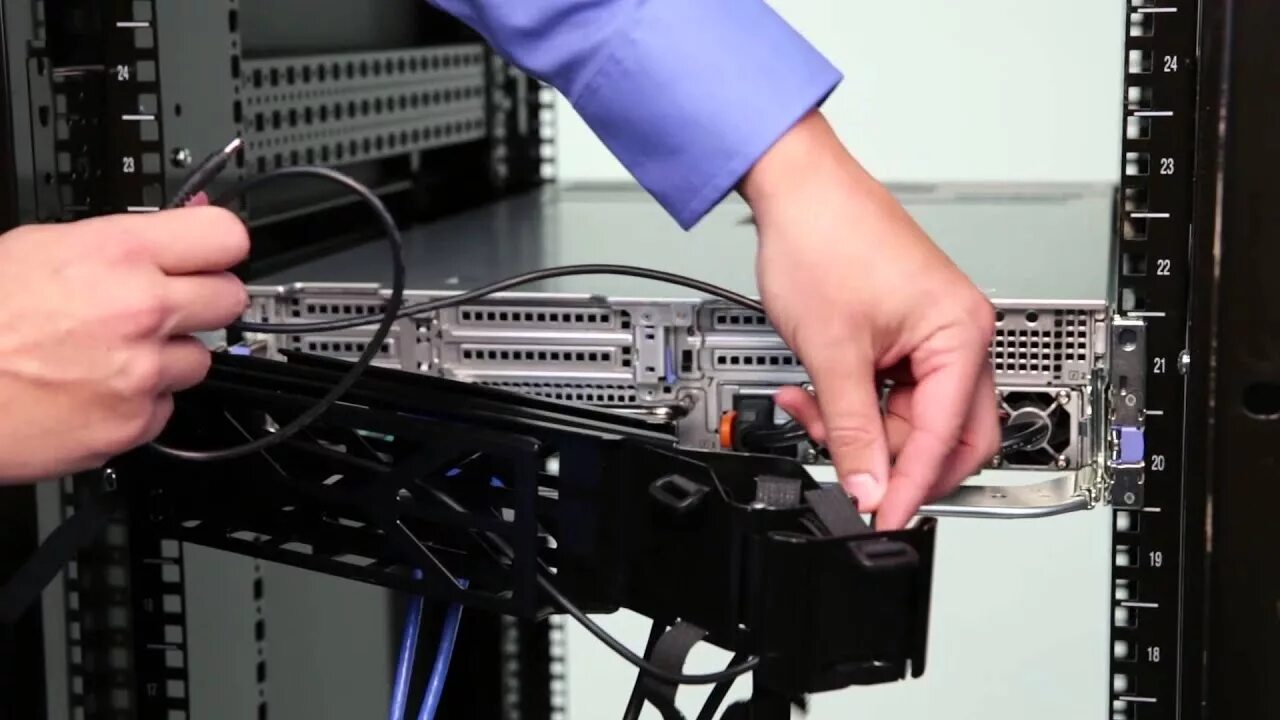 Пищит сервер. Кабельный органайзер 1u supermicro cable management arm 2. кабель менеджмент dell 02j1cf. dell r660 cable management. кабель менеджмент в серверной.