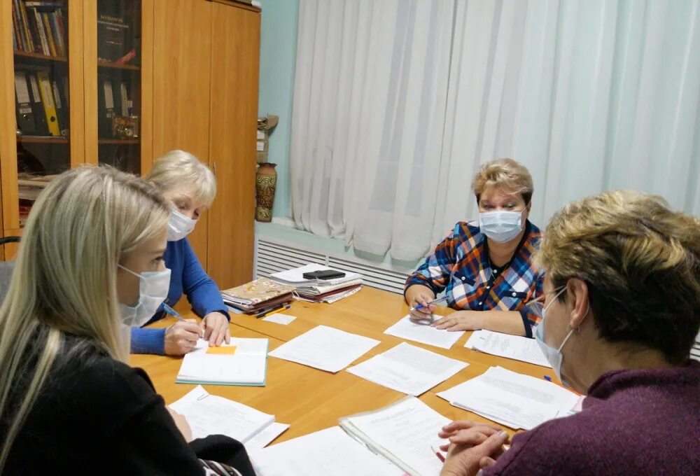 ломоносов архивы. в. музей м в ломоносова кунсткамера. рельефный портрет ломоносова. презентация на тему ломоносов.