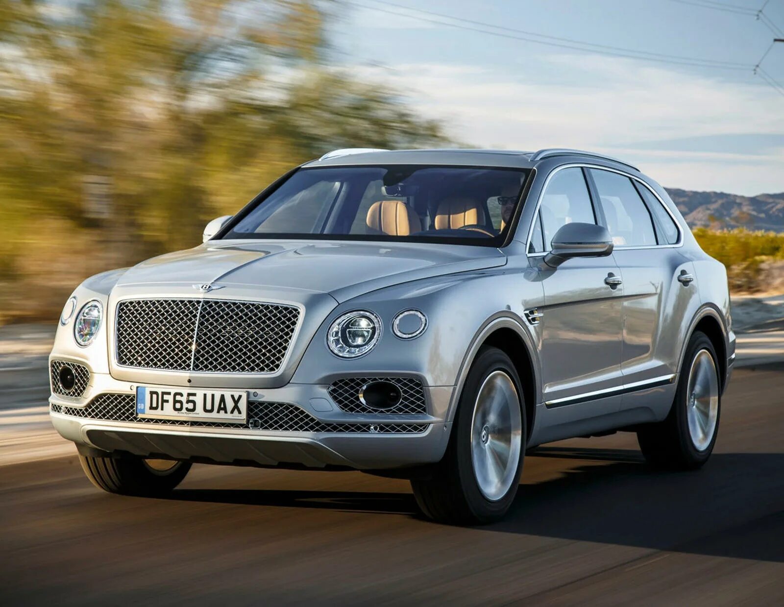 Бентли бентайга 2016. Bentley Bentayga. Bentley Bentayga w12. Bentley Bentayga 2016. Бентли Бентайга 2020.