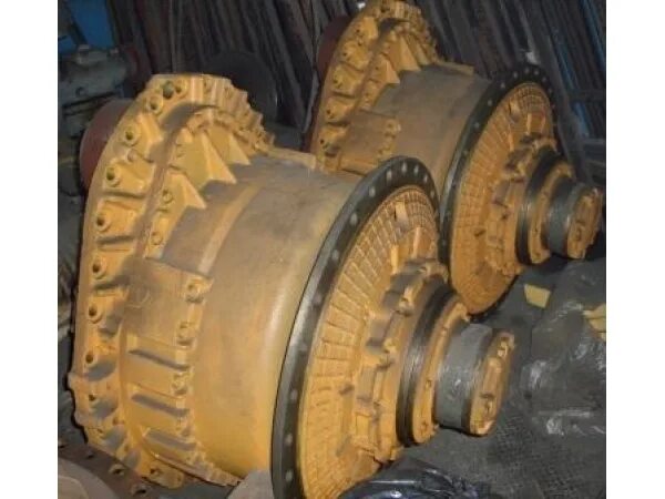 Бортовой редуктор бульдозера. Бортовая на komatsu d61. Бортовая передача трактора т 130. Бортовой редуктор бульдозера комацу д275. Бортовая бульдозера т 130.