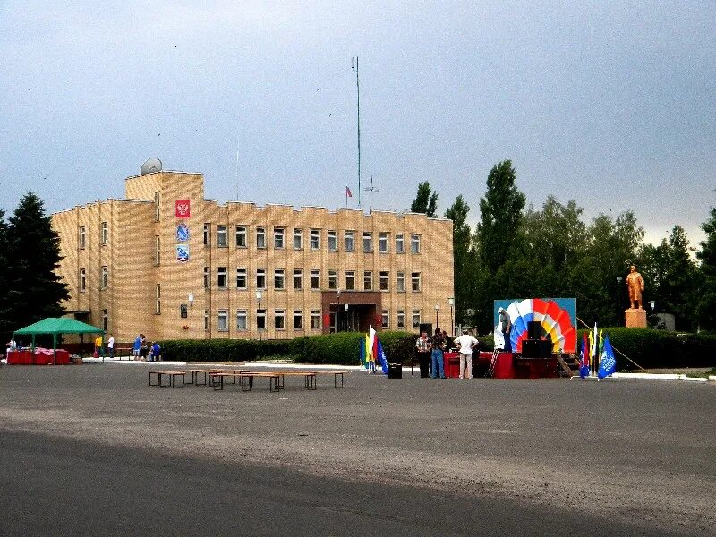 Пгт коренево курская область. Поселок коренево население. Поселок коренево курская область. Коренево вокзал. Дом культуры коренево курская область.