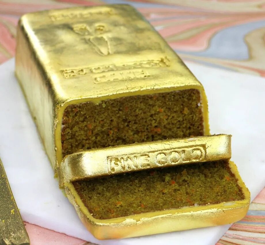 Золото подлежит. Торт слиток золота. Торт золотой слиток. Торт в виде золотого слитка. Торт в виде слитка золота.