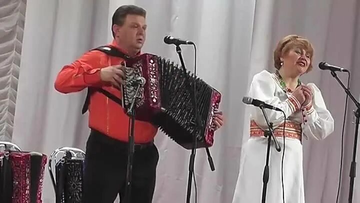 Песня на тропинке луной запорошенной. Слова песни на тропе на тропе что луной запорошена. Луной запорошена текст. На тропе на тропинке снежком запорошенной. Песня на тропинке луной запорошенной.