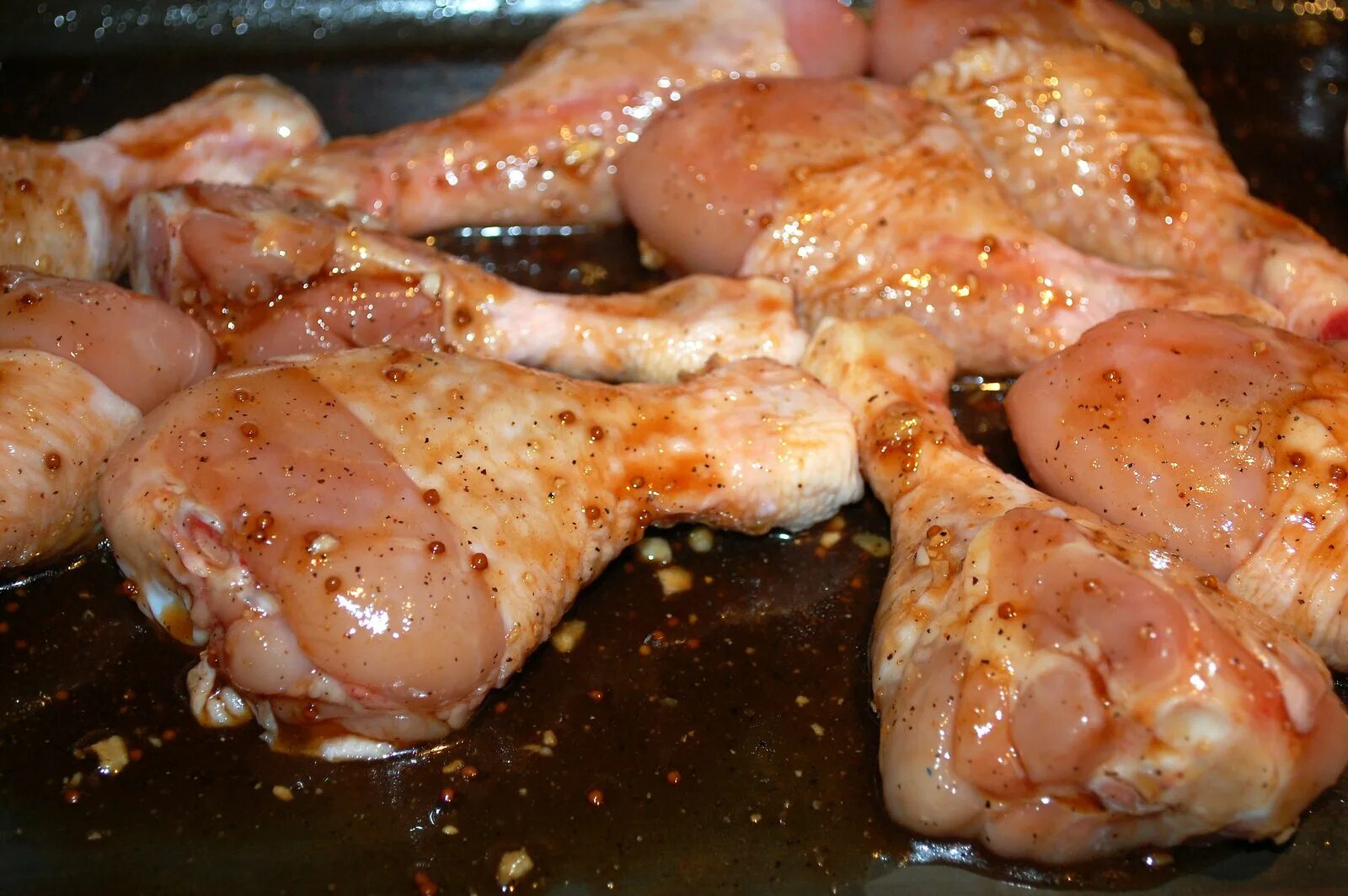 Голень куриная. Окорочка на сковороде. Окорочок куриный жареный. Голень курицы. Что можно приготовить из окорочка