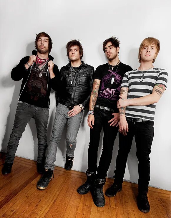 2006 - boys like girls. Boys like girls group. Бойс герлз группа. Holliday boy группа. Boys like girls перевод.