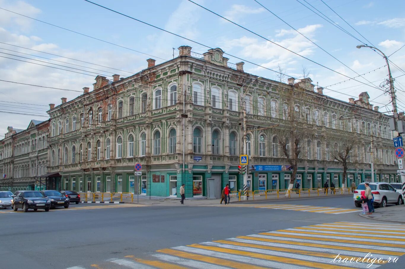 Саратов на какой улице находится. Улица Радищева Саратов. Улица Радищева Московская Саратов. Саратов улица Радищева 16. Здание угол Радищева Московской Саратов.