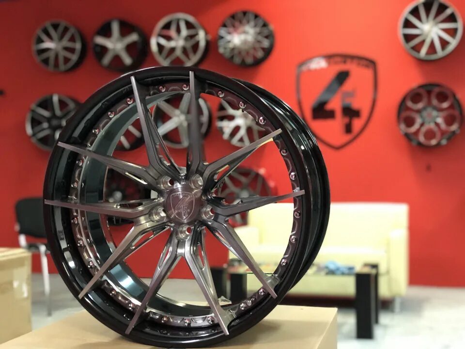 Какие диски кованые или литые. Диски от audi s8 r18 кованые. редкие диски. кованые диски ауди. кованые диски audi s8.