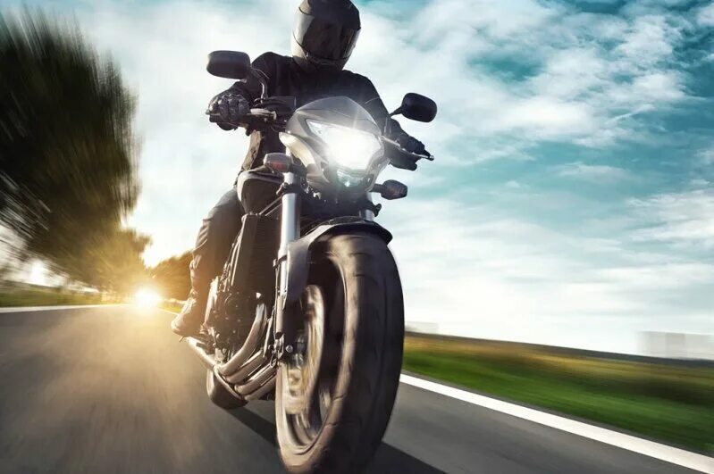 Motorbike driving. За рулем мотоцикла. Харлей дэвидсон за рулем от 1 лица. Виды рулей на мотоцикл. Руки на руле мотоцикла.