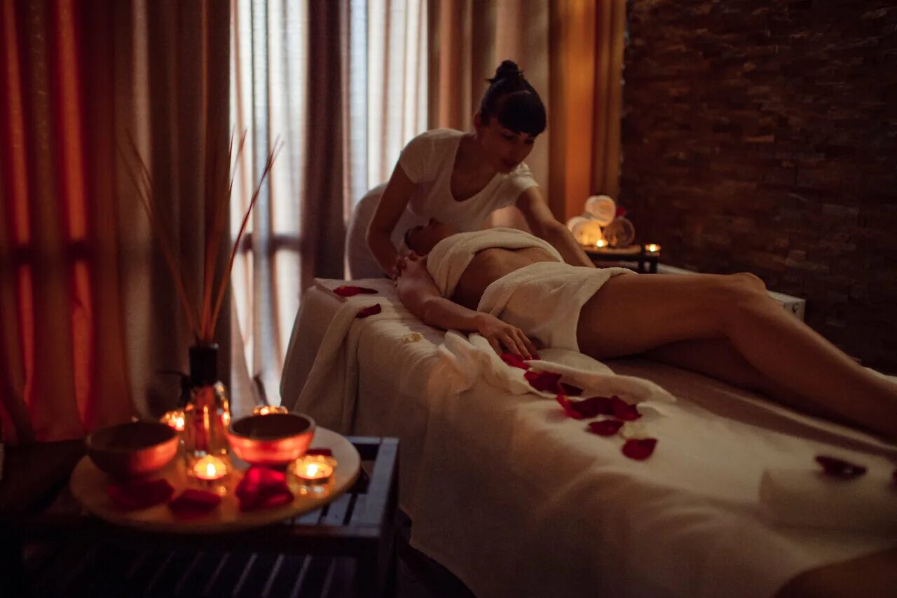Лучшие спа-салоны краснодара. Райская птица спа салон в краснодаре. Массаж тающей свечой. Услуги спа салона. Спа салоны люси.
