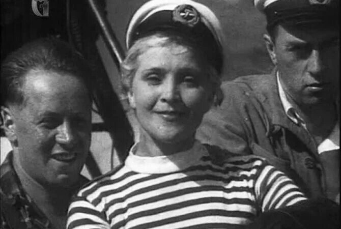 Небесный тихоход (1945) - актеры и роли - Людмила Глазова - советские фильмы - К