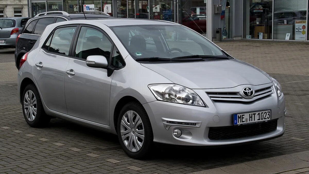 Аурис производитель. Auris, москва. Тойота аурис 2010. Toyota auris 2007. Тойота аурис 2007.