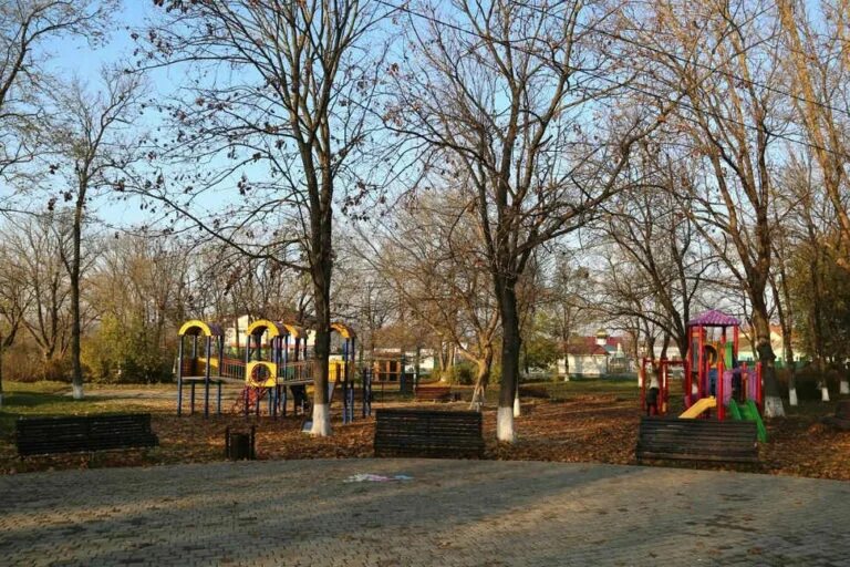 Парк гостагаевская. Парк гостагаевская. Анапа станица гостагаевская. Парк. Открытие парка победы в гостагаевской.